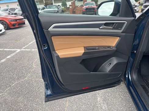 Used 2023 Volkswagen Atlas Cross Sport SEL Premium R-Line image 28