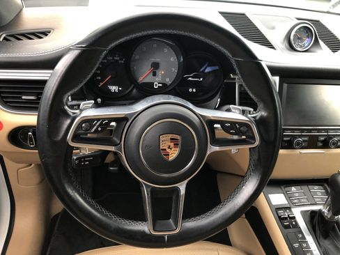 Used 2016 Porsche Macan S image 26