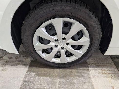 Used 2025 Toyota Corolla LE image 7