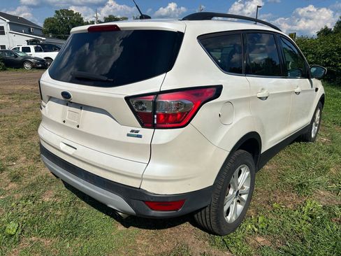 Used 2017 Ford Escape SE w/ Equipment Group 201A AWD/4WD image 5