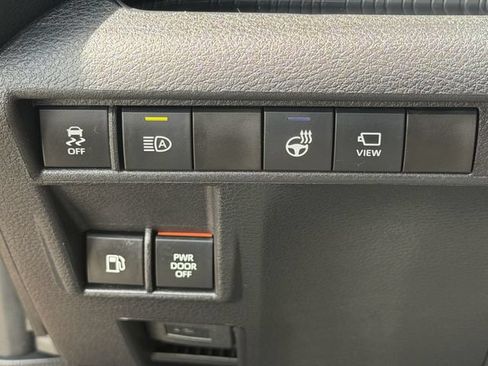 Certified 2025 Toyota Sienna Platinum AWD/4WD image 19