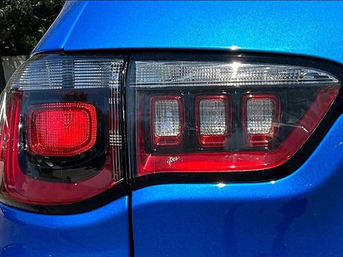 Used 2021 Jeep Compass Limited image 30