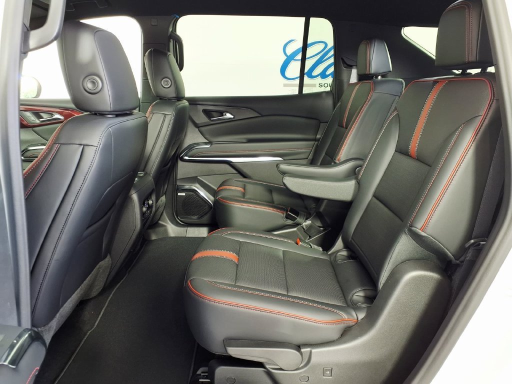 New 2027 Chevrolet Traverse RS FWD image 8