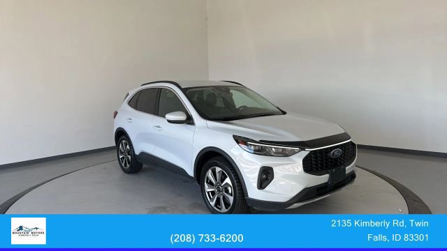 Used 2025 Ford Escape Platinum AWD/4WD image 1