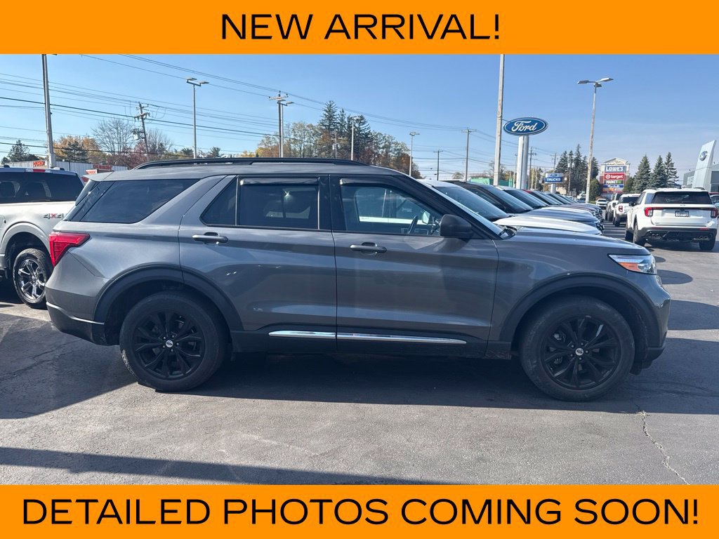 Used 2023 Ford Explorer XLT w/ Equipment Group 202A AWD/4WD image 3