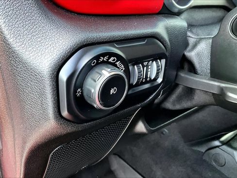 Used 2021 Jeep Wrangler Unlimited Rubicon w/ Dual Top Group image 31