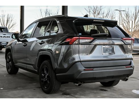 Used 2021 Toyota RAV4 XLE image 5