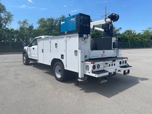 Used 2022 Ford F550 4x4 SuperCab Super Duty image 9