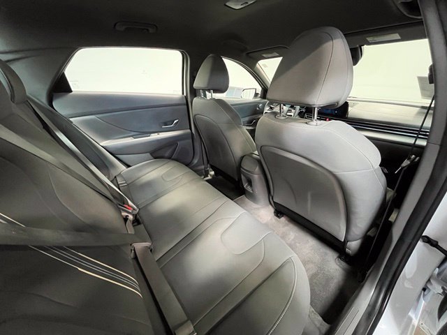 Used 2024 Hyundai Elantra SEL FWD image 12