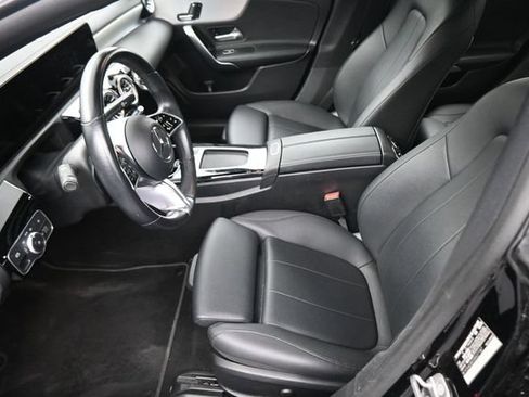 Used 2025 Mercedes-Benz CLA 250 image 21