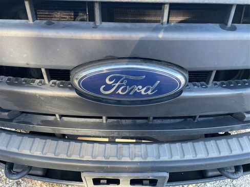 Used 2015 Ford F250 XL w/ Power Equipment Group image 38