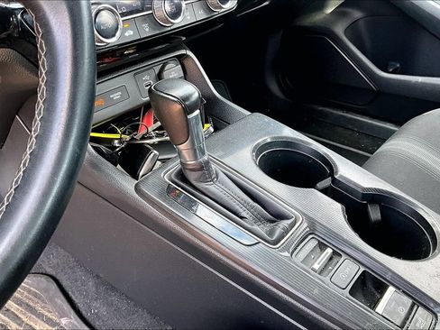 Used 2023 Honda Civic Sport image 11
