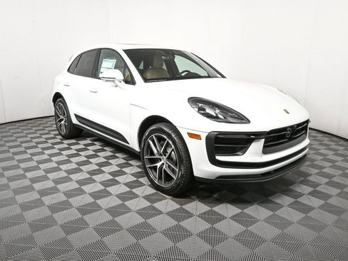 Certified 2026 Porsche Macan image 27