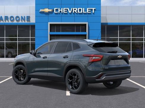 New 2026 Chevrolet Trax LT w/ Midnight Edition FWD image 3