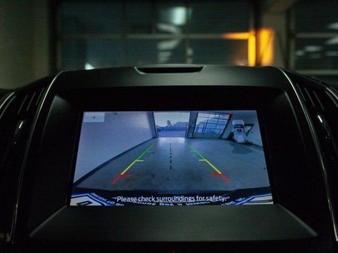 Used 2019 Ford Edge Titanium w/ Cold Weather Package image 14