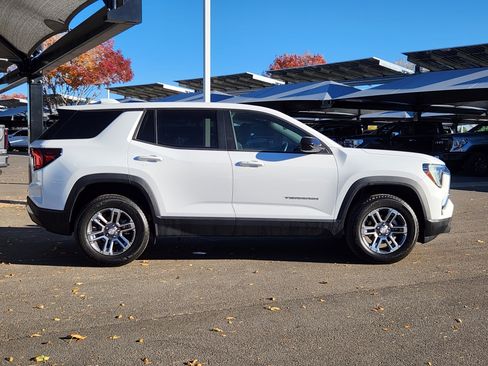 Used 2025 GMC Terrain Elevation image 2