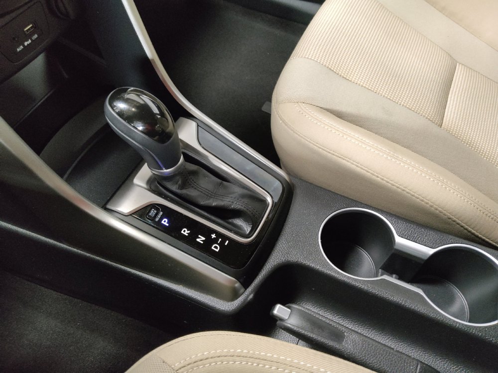 Used 2015 Hyundai Elantra GT FWD image 26