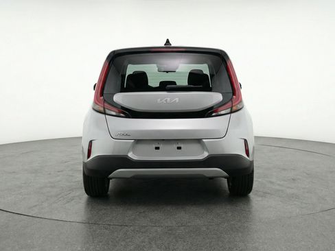 Used 2025 Kia Soul LX w/ LX Technology Package FWD image 7