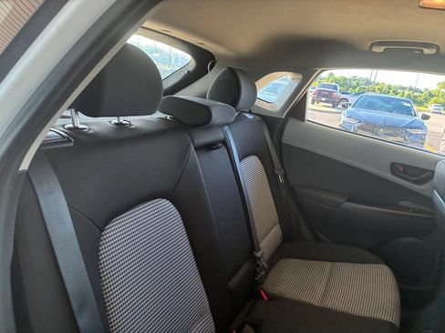 Used 2021 Hyundai Kona SE AWD/4WD image 25