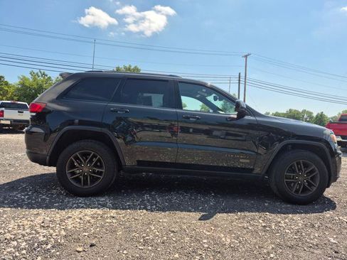 Used 2016 Jeep Grand Cherokee Laredo 75th Anniversary AWD/4WD image 3