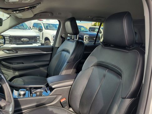 Used 2023 Jeep Grand Cherokee Limited w/ Luxury Tech Group II image 10