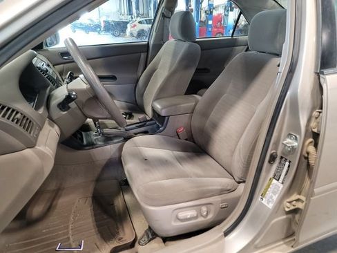 Used 2006 Toyota Camry LE FWD image 9