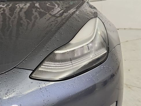 Used 2018 Tesla Model 3 Mid Range image 10