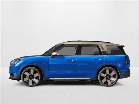 New 2025 MINI Cooper Countryman SE w/ Comfort Package Max image 2