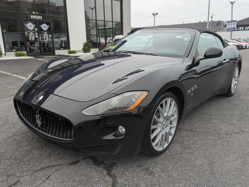 Used 2011 Maserati GranTurismo Convertible RWD image 2