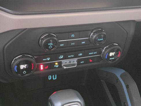 Used 2023 Ford Bronco Wildtrak image 23