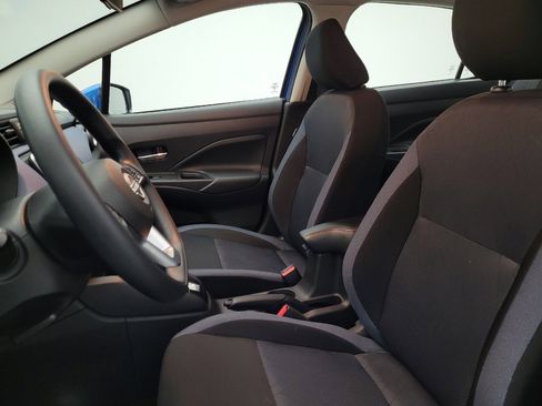 Used 2024 Nissan Versa SV w/ Trunk Package image 17