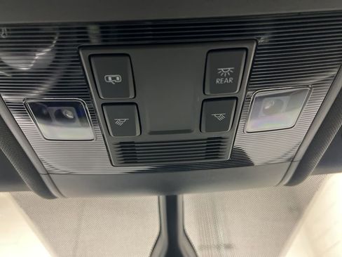 Certified 2023 Volkswagen Atlas Cross Sport SE image 43