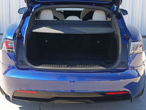 Used 2022 Tesla Model S Plaid image 10