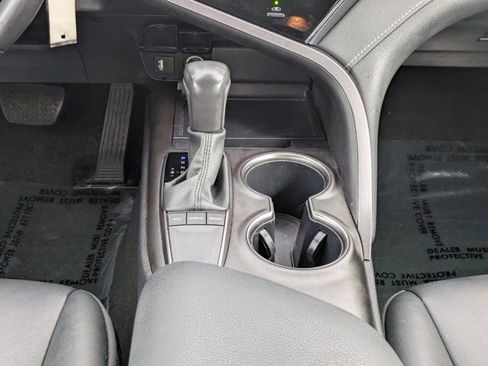 Used 2023 Toyota Camry SE image 16