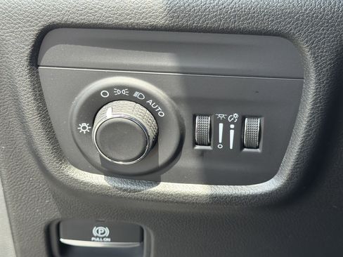 New 2026 Jeep Grand Cherokee Altitude AWD/4WD image 37
