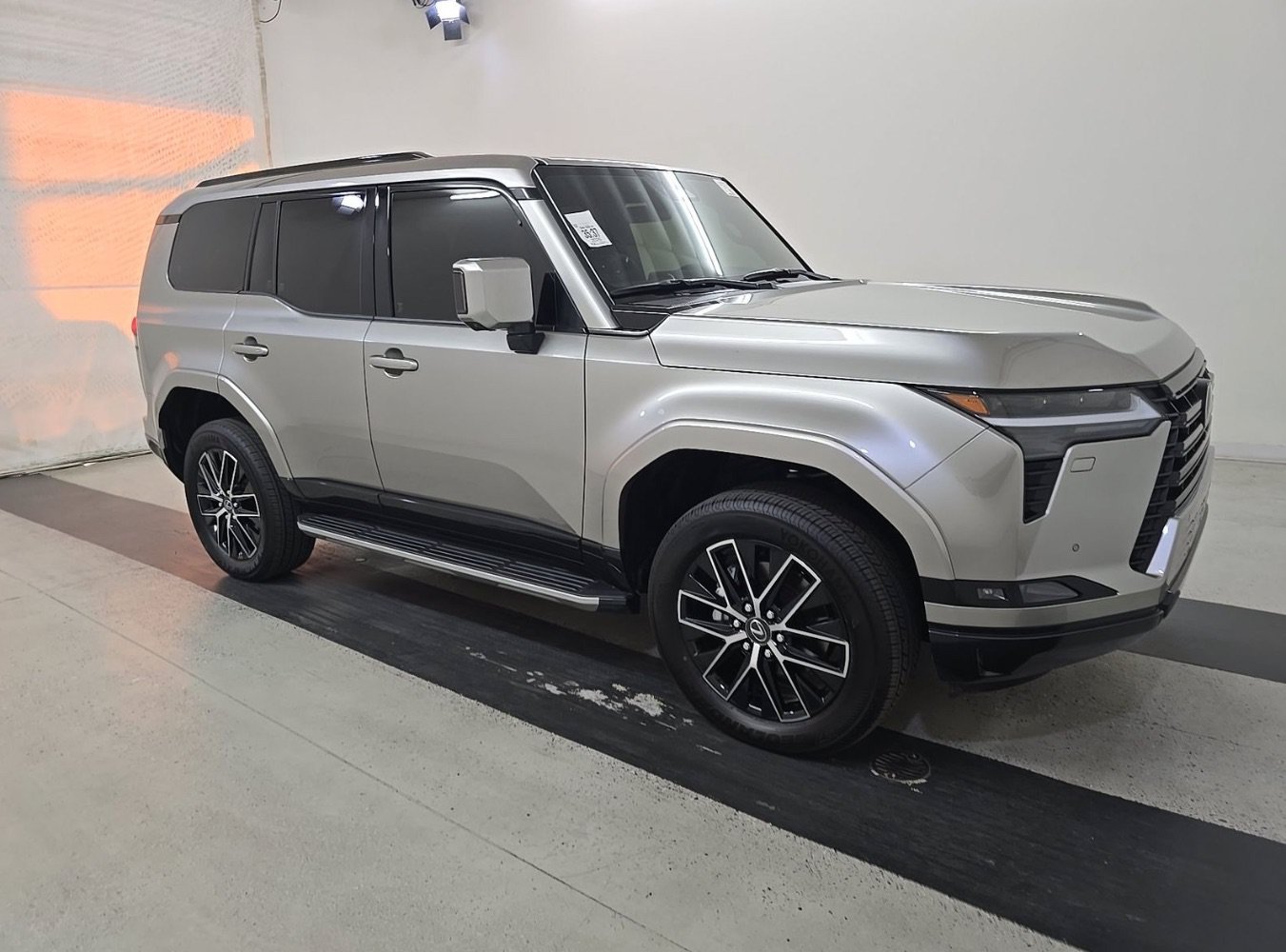 Used 2026 Lexus GX 550 w/ Accessory Package (2T) AWD/4WD image 3