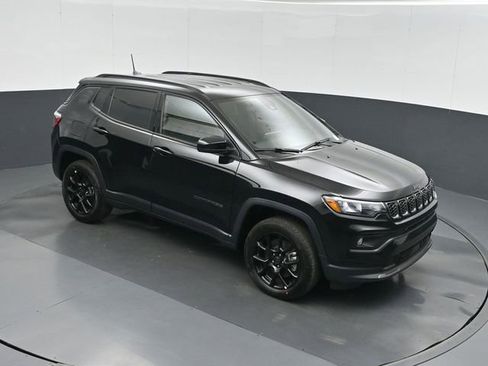 New 2026 Jeep Compass Latitude AWD/4WD image 28