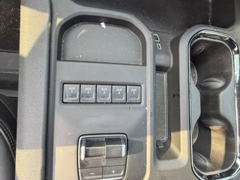Used 2025 GMC Sierra 3500 AT4 w/ AT4 Premium Plus Package AWD/4WD image 5