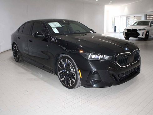 New 2026 BMW i5 eDrive40 w/ Executive Package RWD image 9