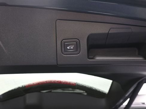 Used 2023 Cadillac XT5 Premium Luxury image 16