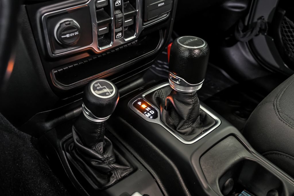 Used 2022 Jeep Gladiator Sport AWD/4WD image 24