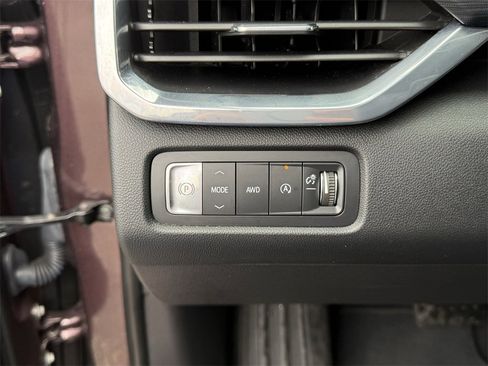 Used 2025 GMC Acadia Elevation image 21