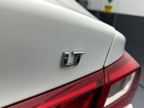 Used 2025 Chevrolet Malibu LT FWD image 20