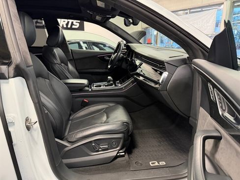 Used 2019 Audi Q8 Prestige w/ Luxury Package image 46