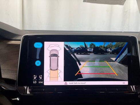 New 2026 Volkswagen Atlas SE image 17