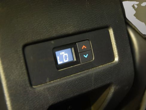 Used 2022 Mitsubishi Outlander SEL image 39