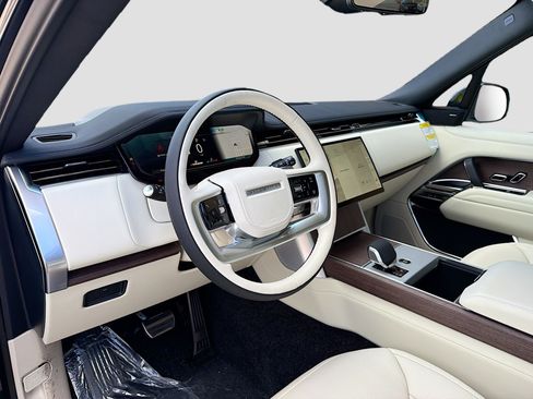 New 2026 Land Rover Range Rover Long Wheelbase SE image 27