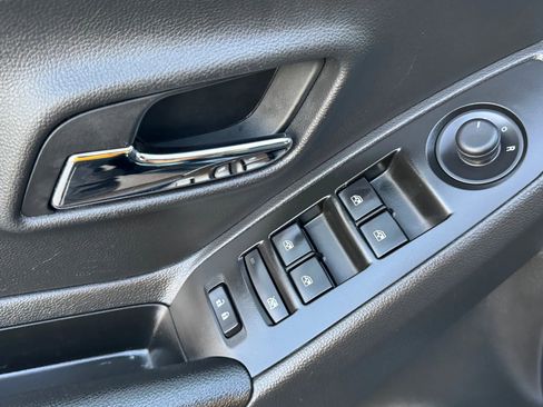 Used 2021 Chevrolet Trax LT image 28