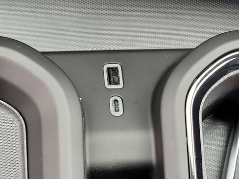 Used 2025 GMC Sierra 2500 AT4 image 15