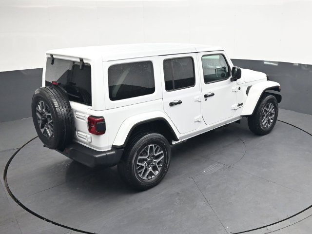 Used 2025 Jeep Wrangler Unlimited Sahara AWD/4WD image 25